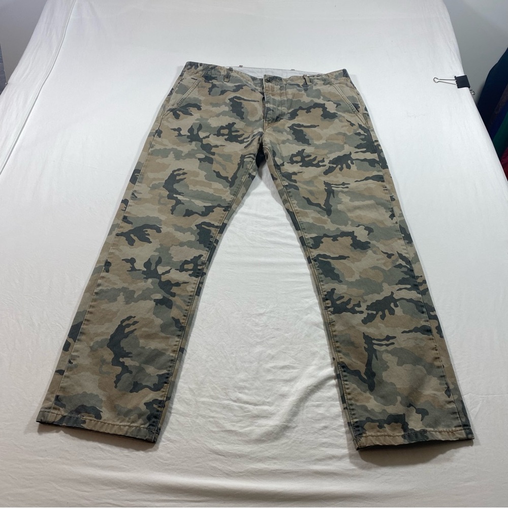 Levi’s Camouflage Cargo Pants Outdoors Straight leg Camo Casual Hunting Jeans